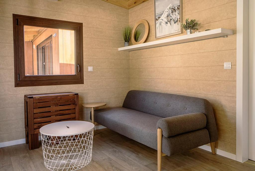 El Arrebol Comfort Camp Jaca Exterior photo